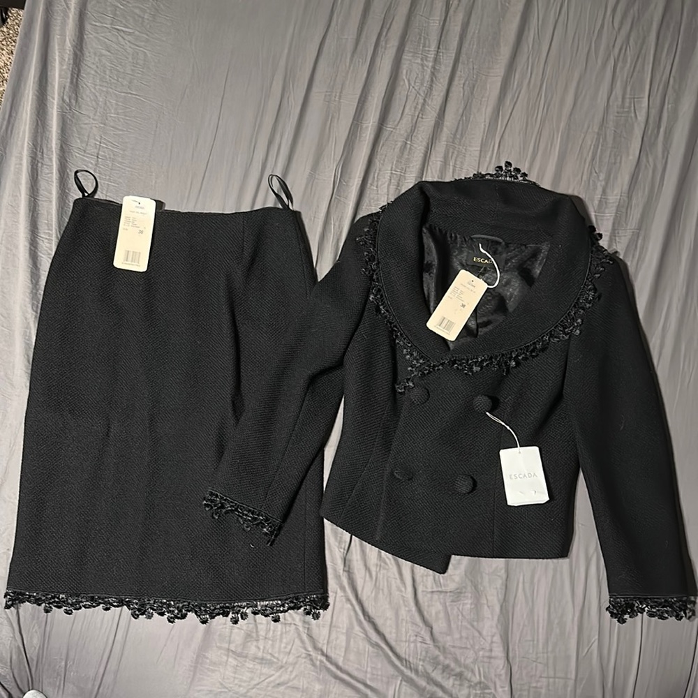 Escada NWT blazer skirt set size 8